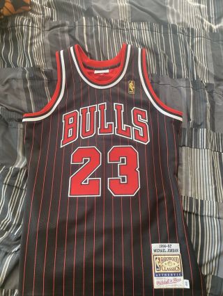 Michael Jordan Mitchell And Ness Authentic Jersey Size 40