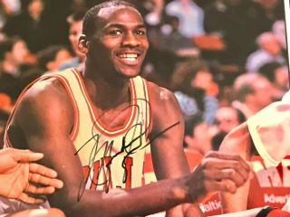 Michael Jordan & Scottie Pippen Autographed/signed Chicago Bulls 87 - 88 Calendar