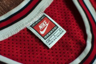 100 Authentic Michael Jordan Vintage Nike 97 98 Bulls Home Jersey Mens Size 44 6