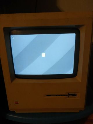 Apple Macintosh M0001 computer Powers on shows floppy disc icon w/? 2