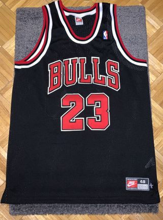 Authentic Vintage Nike Michael Jordan Chicago Bulls Jersey Size 48
