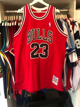 Authentic Michael Jordan Mitchell Ness 97 - 98 Chicago Bulls Jersey (Size: XL) 3