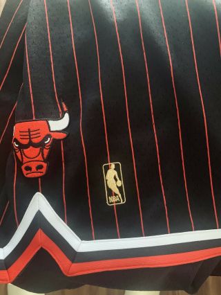 Mitchell & Ness 1996 - 1997 Chicago Bulls Authentic Pinstripe Shorts 2xl