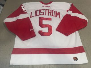 Adult Large Nicklas Lidstrom Detroit Red Wings Ccm Jersey White “a” Nhl