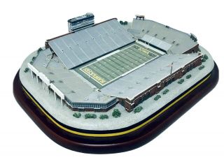 The Danbury Kinnick Stadium Iowa Hawkeyes Lg Football Field Figurine W Box
