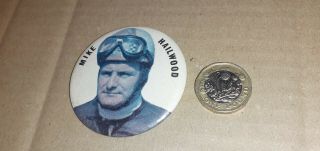 Large Vintage 1970s? Tin Pin Badge (mike Hailwood) Motorcycle Racer Tt Isle Man
