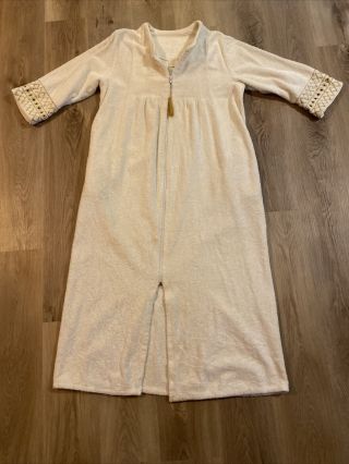 Vintage Stan Herman Size M Medium White With Gold Chenille Bathrobe Robe Jacket