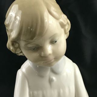 VINTAGE Porcelain Figurine Child at Bedtime Reading Zaphir Lladro 6.  5 