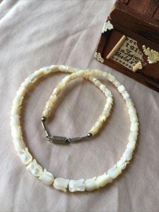 Vintage Hawaii Carved Pikake Flower Necklace Mother Of Pearl 16”