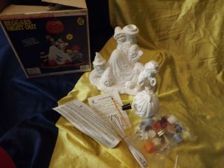 Vintage Wee Craft Ready to Paint Kit All Present Beggers Night Out 2