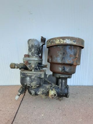 Vintage Briggs And Stratton Carburetor And Air Cleaner Asm.