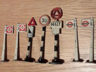 Dinky Or Similar - Seven Vintage Metal Road Signs And Bus Stop Signs