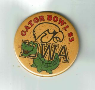 Vintage 1983 Iowa Hawkeyes Football Gator Bowl Pinback Button Pin