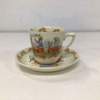 Vtg Royal Doulton Bunnykins Porcelain Teacup & Saucer Set Made In England 404
