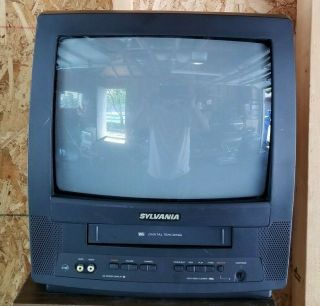 Sylvania Src2213b 13 " Color Tv/vcr Combo Gaming Vintage No Remote Power On