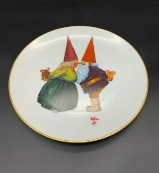 Vintage Rien Poortvliet Gnome Bliss Rubbiing Noses Porcelain Plate 8.  5 @1979