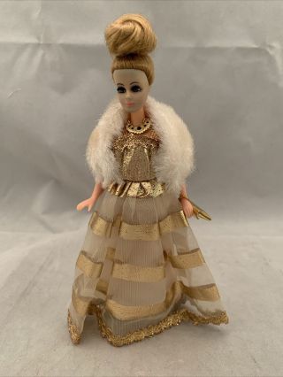 Dawn Model Agency “denise” 6” Gold Dress And Accessories Vtg Doll Topper 1971