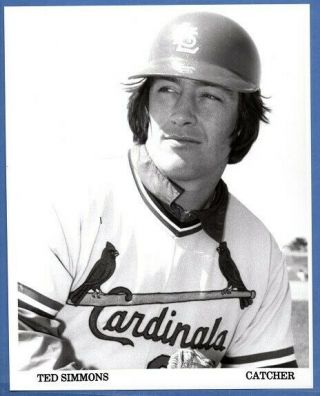 Ted Simmons,  St.  Louis Cardinals Catcher,  8 X 10 Glossy B/w Photo Print