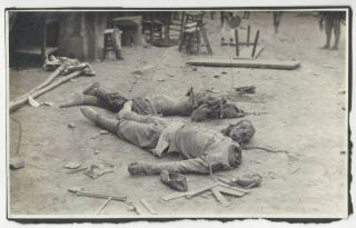 1910 Macabre Beheading Of Chinese Man,  Severed Head,  Vintage China Photograph