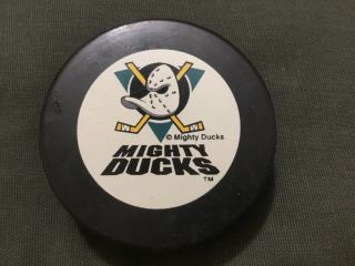Anaheim Might Ducks 1990’s Logo Official Hockey Puck,  Paul Kariya,  Teemu Selanne