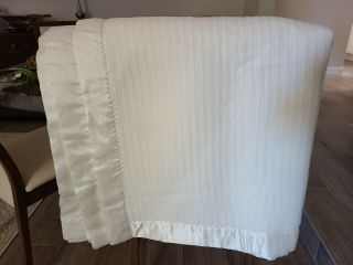 Vintage Ivory Thermal Weave Soft Blanket Twin Satin Edge Binding Warm 68x92