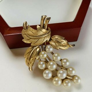 Vintage Jewellery Signed Crown Trifari Pearl/leaf Gold Plated Brooch/pin