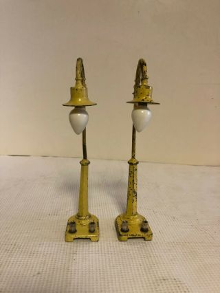 Lionel Vintage Prewar 58 Lamp Post (1 Pair) - Cream - Work