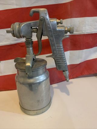 Zz Vintage Devilbiss Spray Paint Gun 501 With Canister