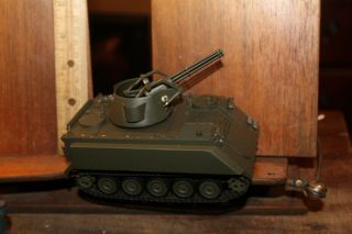 Vintage Armor Model Kit Tank M163 Vulcan Gatling Fury