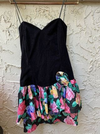 Vintage 80s Velvet Sweetheart Neckline Prom Party Dress Woth Floral Skirt