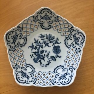 Vintage Blue Danube Japan 7 1/2 " Pierced Porcelain Candy Dish Blue Onion Pattern