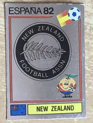 Panini Espana 82 World Cup 418 Shiney Team Foil Badge.  Zealand