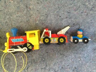 Vintage Fisher - Price Little People 718 Train Engine 643 & Tow Truck & Car 1968