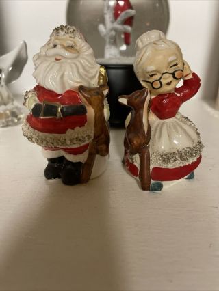 Vintage Lefton Santa And Mrs Claus With Reindeer Salt Pepper