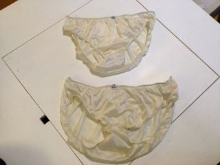 2 Pair Vintage Semi Sheer Ivory Nylon Gusset Panties Size Small C3