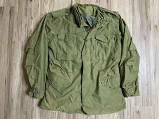 Vintage 80’s Us Army Military Field Jacket Lined Size Large Distressed