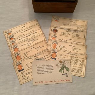 Vintage Gold Medal Flour Betty Crocker Home Service Recipes Dovetail Wood Box