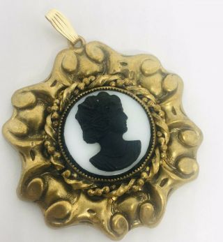 Large Black & White Glass Cameo Pendant/ Necklace Ornate Gilt Vintage Jewelry