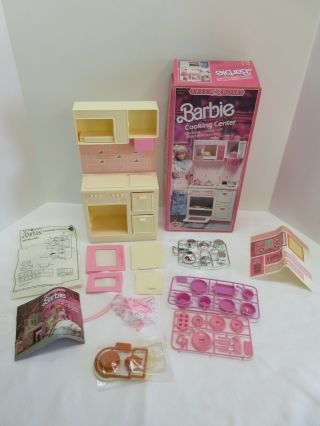 Vintage 1987 Barbie Sweet Roses Cooking Center,  Open Item
