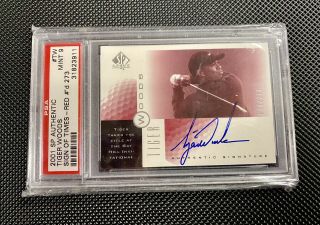 2001 Tiger Woods Sp Authentic Red Sign Of The Times Auto /273 Psa 9 Sott Ud