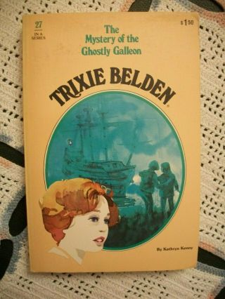 Trixie Belden 27 - The Mystery Of The Ghostly Galleon (oval Paperback)