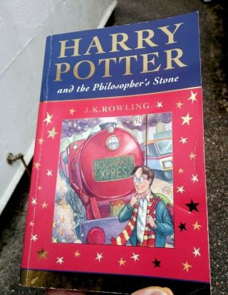 Paperback Book 1st Ed 2001 Harry Potter And The Philosophers Stone - J K Rowling
