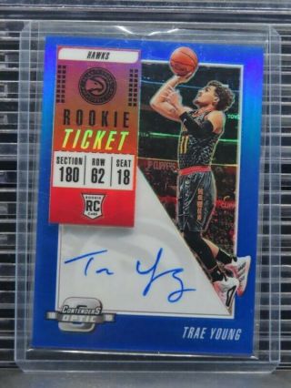 2018 - 19 Contenders Optic Trae Young Blue Rookie Ticket Auto 62/99 Hawks E36