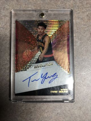 2018 - 19 Panini Revolution Trae Young Rookie Card Rc On - Card Auto