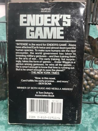 Ender ' s Game by Orson Scott Card First Mass Market Edition 1986 Very Good 2