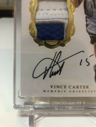 2016 - 17 Panini Flawless Vince Carter Patch Auto 5/10 Gold SP Patch 2