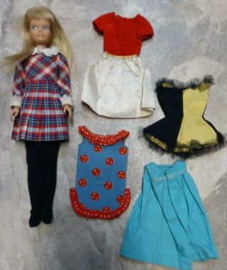 Vintage 1960s Skipper Doll Straight Legs With 5 Skipper Outfits