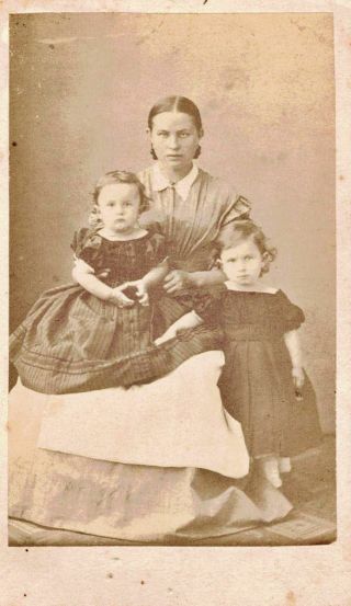 1870 - 1879 Cdv Mom And 2 Daughters,  Hoop Skirt Hannover Germany Gunter Photograph