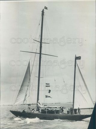 1930 Press Photo Shamrock Racing Yacht Of Sir Thomas Lipton 1930s