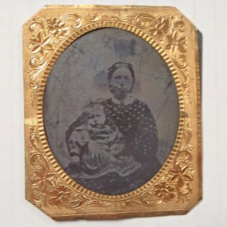 Tintype Portrait Of Mother / Woman & Child / Baby In Gilded Frame